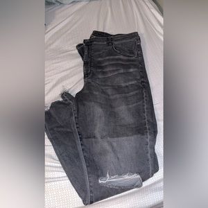American Eagle ripped dark gray wash jeans!
